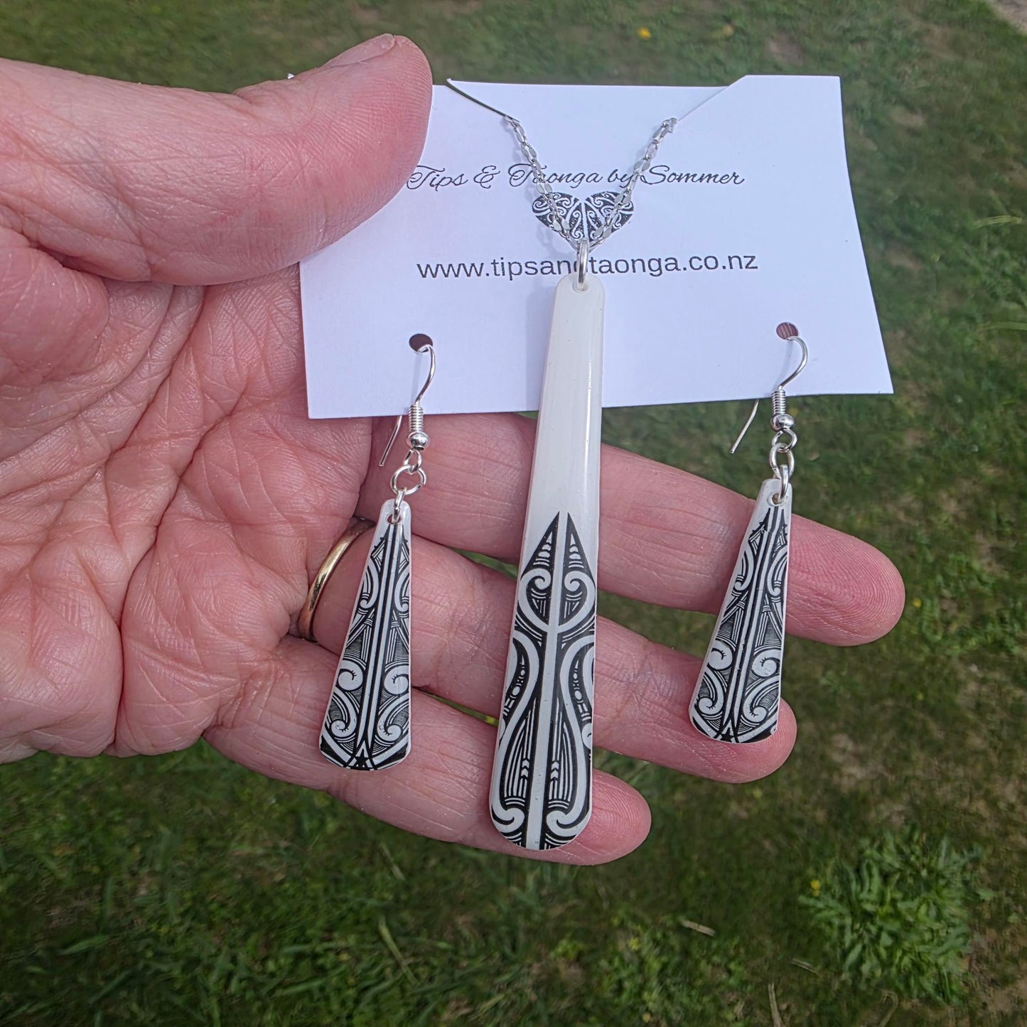 Māori designed set | Roimata