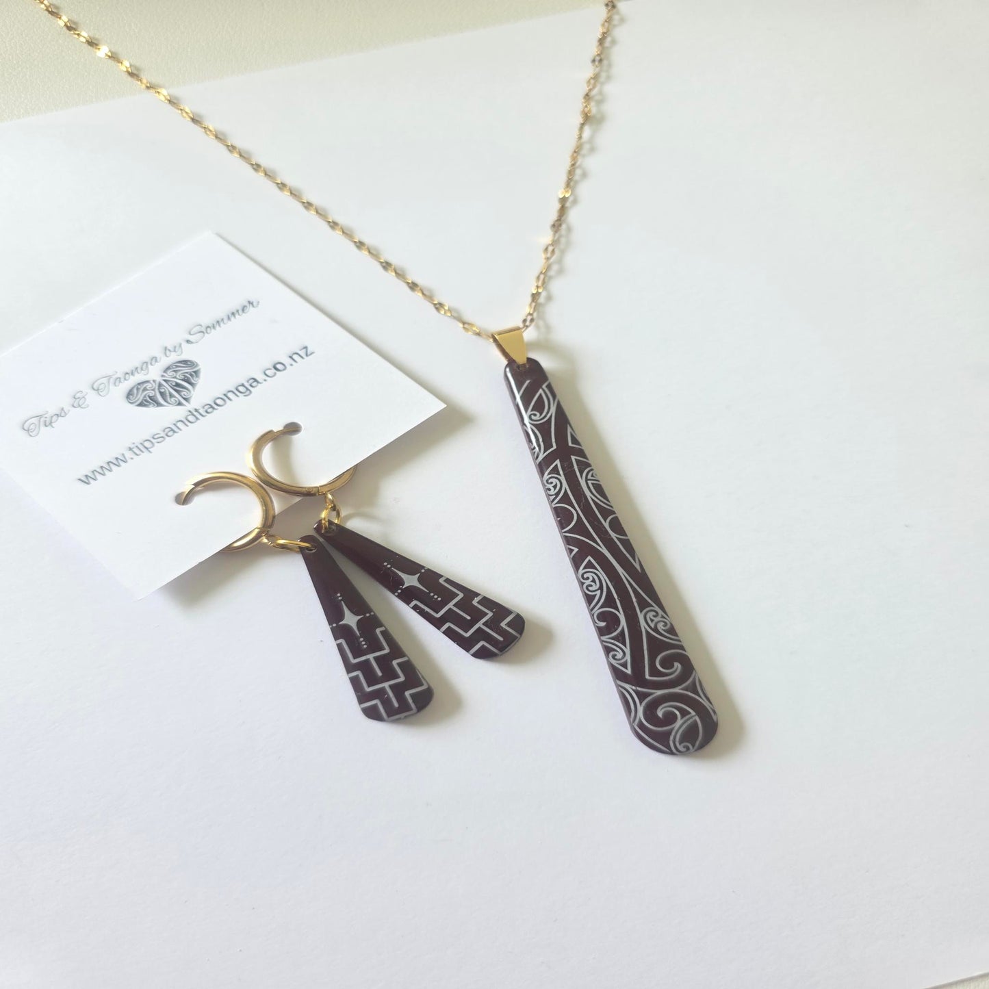 Parauri | Dark brown necklace & earrings set